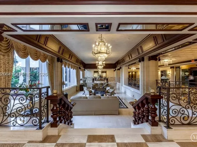 2-bedroom condo for sale in Hallandale Beach - 2030 S Ocean Dr 2223 - MondialRealty
