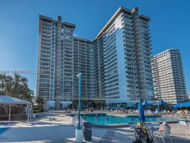 2-bedroom condo for sale in Hallandale Beach - 2030 S Ocean Dr 2223 - MondialRealty