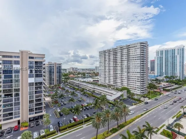 2-bedroom condo for sale in Hallandale Beach - 2030 S Ocean Dr 2223 - MondialRealty