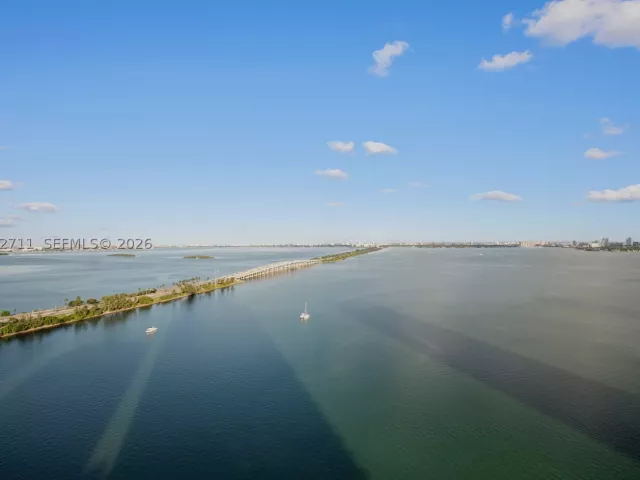 2-bedroom condo for sale in Miami - 3131 NE 7th Ave 2805 - MondialRealty