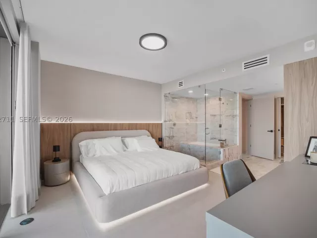 2-bedroom condo for sale in Miami - 3131 NE 7th Ave 2805 - MondialRealty