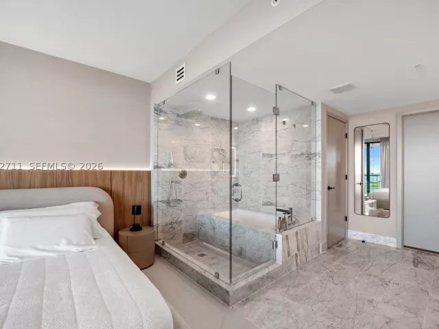 2-bedroom condo for sale in Miami - 3131 NE 7th Ave 2805 - MondialRealty