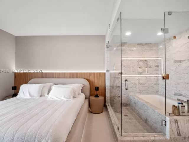 2-bedroom condo for sale in Miami - 3131 NE 7th Ave 2805 - MondialRealty