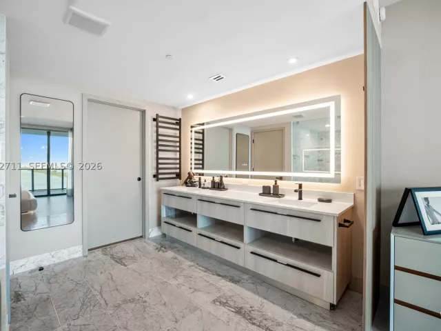 2-bedroom condo for sale in Miami - 3131 NE 7th Ave 2805 - MondialRealty
