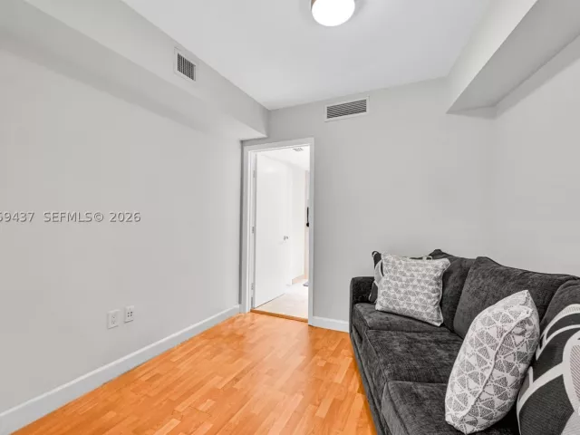 2-bedroom condo for sale in Hallandale Beach - 1850 S Ocean Dr 2709 - MondialRealty
