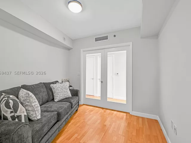 2-bedroom condo for sale in Hallandale Beach - 1850 S Ocean Dr 2709 - MondialRealty
