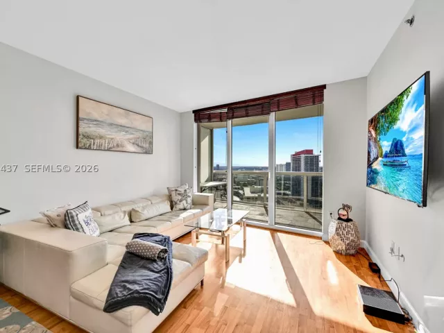 2-bedroom condo for sale in Hallandale Beach - 1850 S Ocean Dr 2709 - MondialRealty