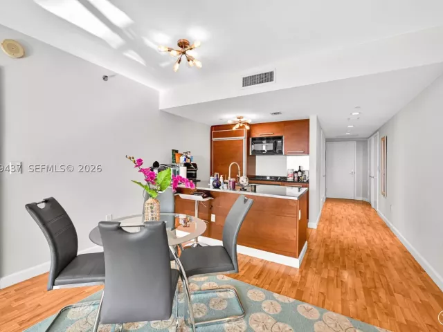 2-bedroom condo for sale in Hallandale Beach - 1850 S Ocean Dr 2709 - MondialRealty