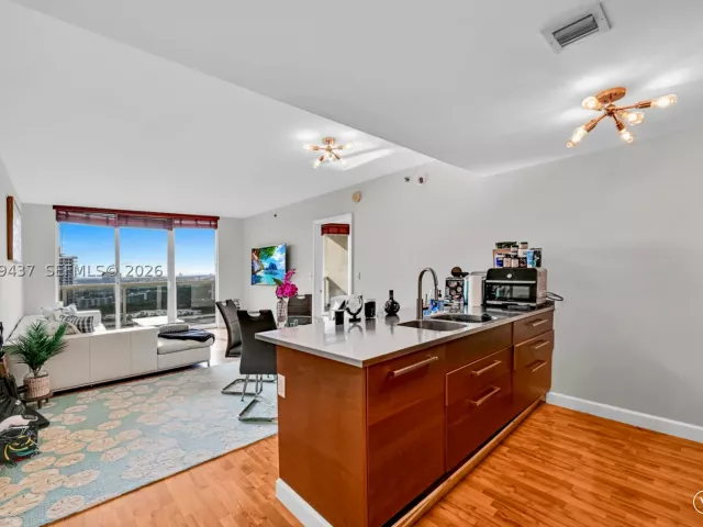 2-bedroom condo for sale in Hallandale Beach - 1850 S Ocean Dr 2709 - MondialRealty