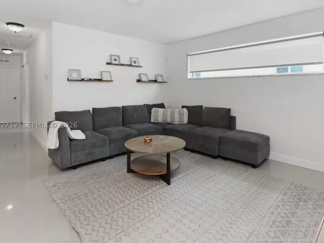 3-bedroom home for sale in Hollywood - 1102 N 13th Ave - MondialRealty