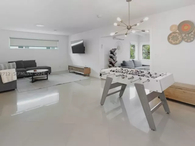 3-bedroom home for sale in Hollywood - 1102 N 13th Ave - MondialRealty