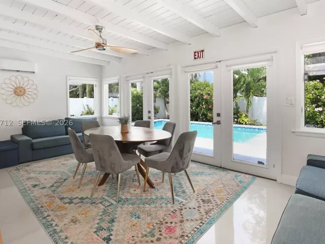 3-bedroom home for sale in Hollywood - 1102 N 13th Ave - MondialRealty