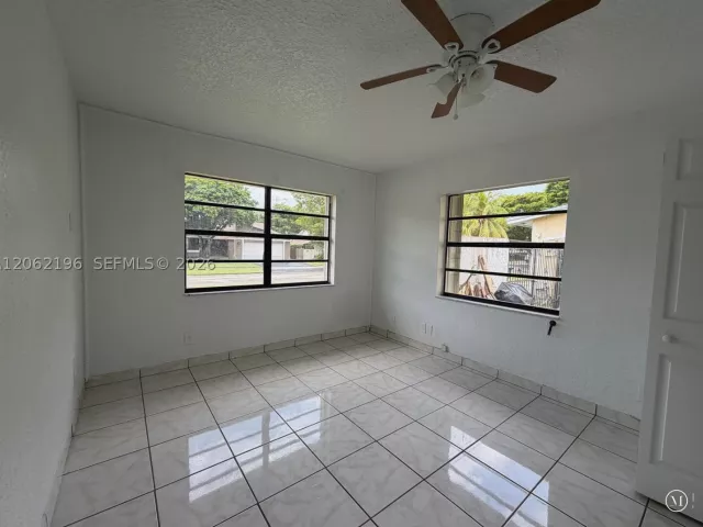 4-bedroom home for rent in Miami - 11405 SW 112th Ter 1 - MondialRealty