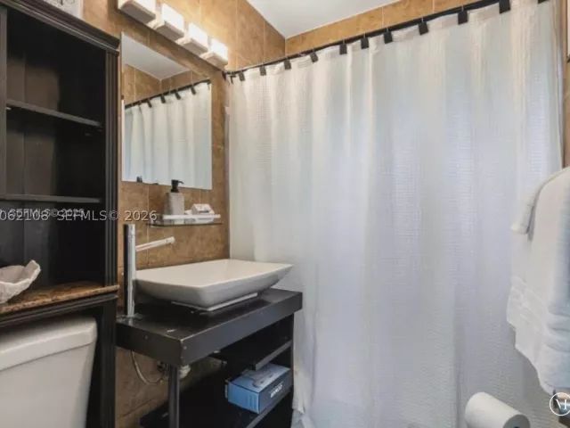 2-bedroom home for rent in Miami - 1021 NW 37th Ave - MondialRealty