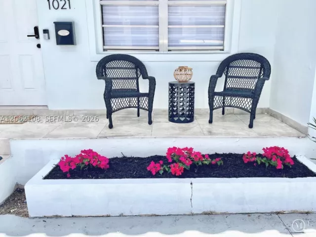 2-bedroom home for rent in Miami - 1021 NW 37th Ave - MondialRealty