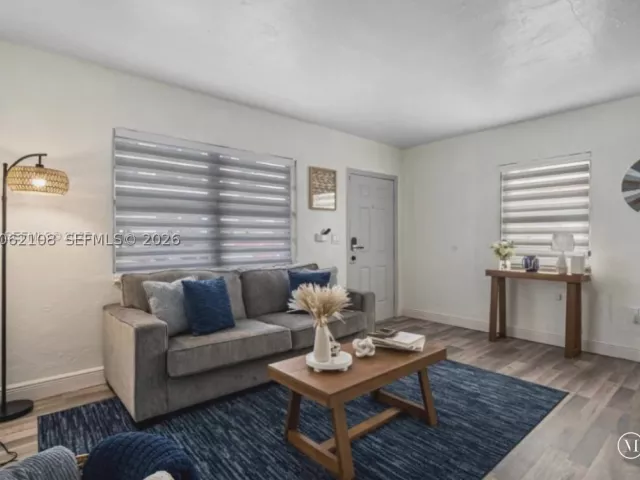 2-bedroom home for rent in Miami - 1021 NW 37th Ave - MondialRealty