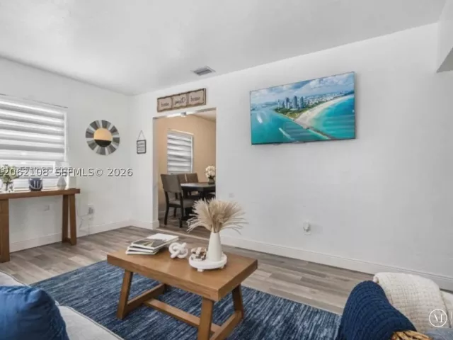 2-bedroom home for rent in Miami - 1021 NW 37th Ave - MondialRealty