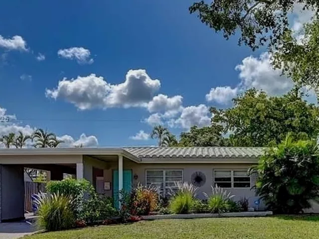 3-bedroom home for sale in Pompano Beach - 1180 SW 4th Ter - MondialRealty