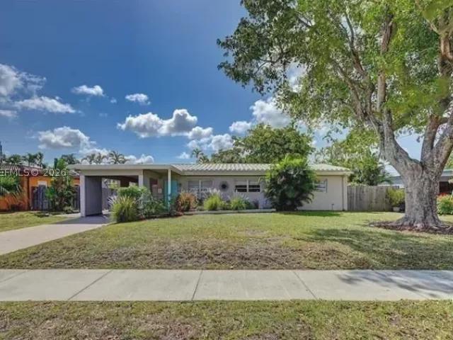 3-bedroom home for sale in Pompano Beach - 1180 SW 4th Ter - MondialRealty