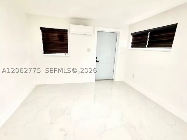 5-bedroom home for sale in Miami Gardens - 17800 NW 8th Ave - MondialRealty