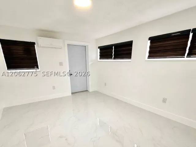 5-bedroom home for sale in Miami Gardens - 17800 NW 8th Ave - MondialRealty
