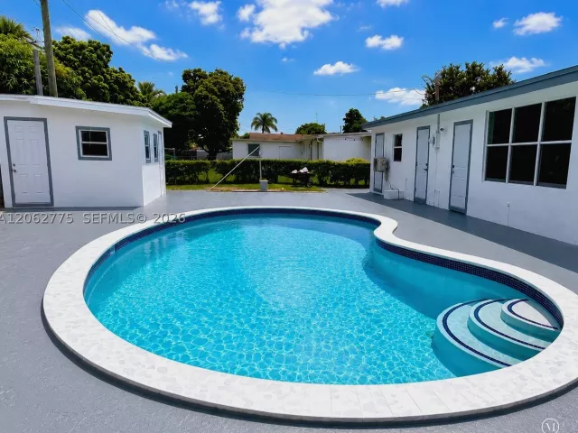 5-bedroom home for sale in Miami Gardens - 17800 NW 8th Ave - MondialRealty