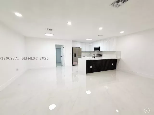 5-bedroom home for sale in Miami Gardens - 17800 NW 8th Ave - MondialRealty