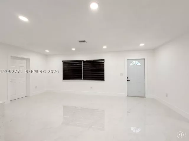 5-bedroom home for sale in Miami Gardens - 17800 NW 8th Ave - MondialRealty