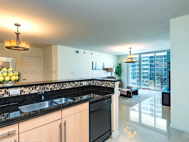 2-bedroom condo for rent in Hallandale Beach - 2080 S Ocean Dr 804 - MondialRealty