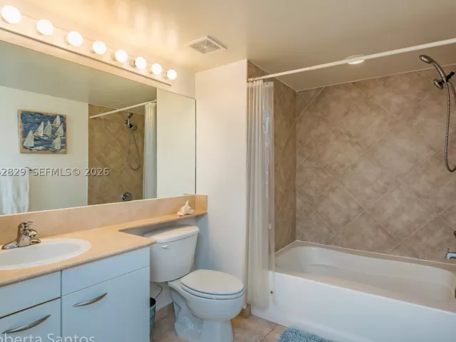 2-bedroom condo for rent in Hallandale Beach - 2080 S Ocean Dr 804 - MondialRealty