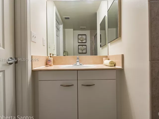 2-bedroom condo for rent in Hallandale Beach - 2080 S Ocean Dr 804 - MondialRealty