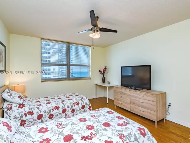 2-bedroom condo for rent in Hallandale Beach - 2080 S Ocean Dr 804 - MondialRealty