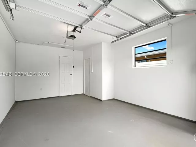 3-bedroom home for rent in Pembroke Pines - 7710 NW 6th Ct - MondialRealty