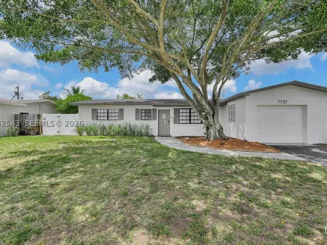 3-bedroom home for rent in Pembroke Pines - 7710 NW 6th Ct - MondialRealty