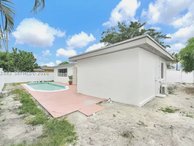 3-bedroom home for rent in Pembroke Pines - 7710 NW 6th Ct - MondialRealty