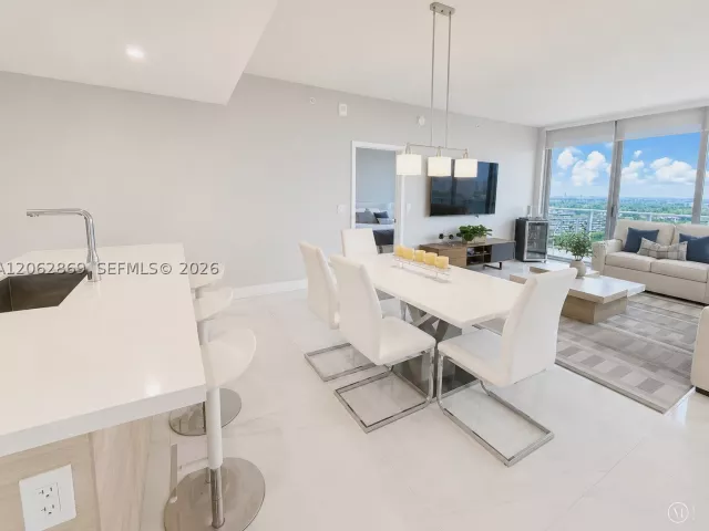 3-bedroom condo for sale in North Miami Beach - 16385 Biscayne Blvd 2007 - MondialRealty