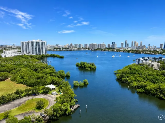 3-bedroom condo for sale in North Miami Beach - 16385 Biscayne Blvd 2007 - MondialRealty