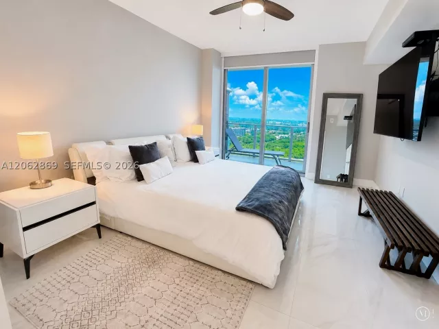 3-bedroom condo for sale in North Miami Beach - 16385 Biscayne Blvd 2007 - MondialRealty