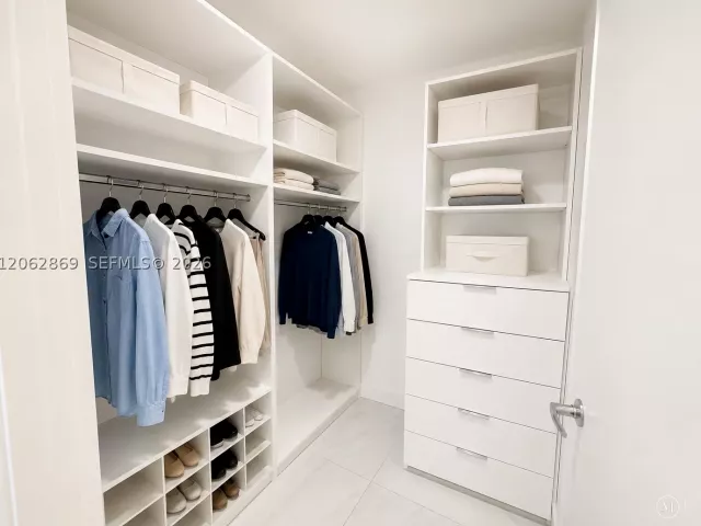 3-bedroom condo for sale in North Miami Beach - 16385 Biscayne Blvd 2007 - MondialRealty