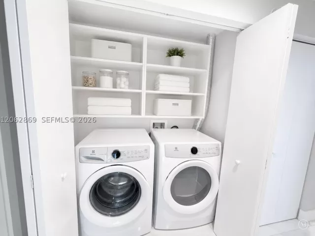 3-bedroom condo for sale in North Miami Beach - 16385 Biscayne Blvd 2007 - MondialRealty