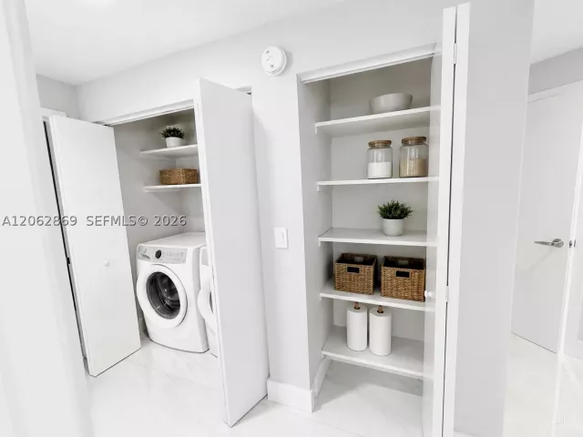 3-bedroom condo for sale in North Miami Beach - 16385 Biscayne Blvd 2007 - MondialRealty