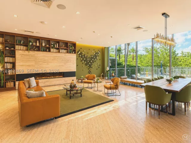 3-bedroom condo for sale in North Miami Beach - 16385 Biscayne Blvd 2007 - MondialRealty