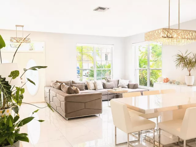 5-bedroom home for sale in Pembroke Pines - 855 SW 174th Terrace - MondialRealty