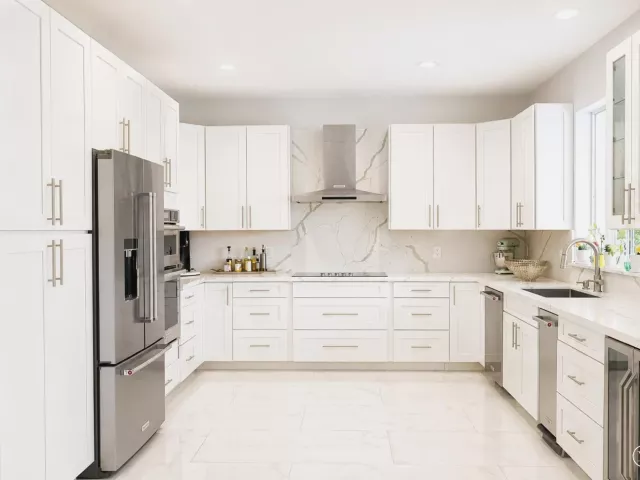 5-bedroom home for sale in Pembroke Pines - 855 SW 174th Terrace - MondialRealty
