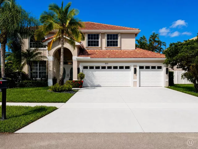 5-bedroom home for sale in Pembroke Pines - 855 SW 174th Terrace - MondialRealty