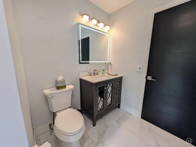 5-bedroom home for sale in Pembroke Pines - 855 SW 174th Terrace - MondialRealty
