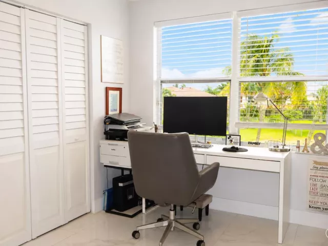 5-bedroom home for sale in Pembroke Pines - 855 SW 174th Terrace - MondialRealty