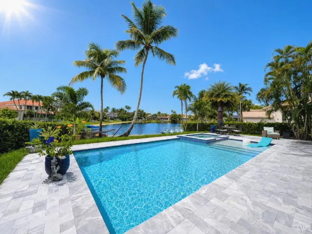 5-bedroom home for sale in Pembroke Pines - 855 SW 174th Terrace - MondialRealty
