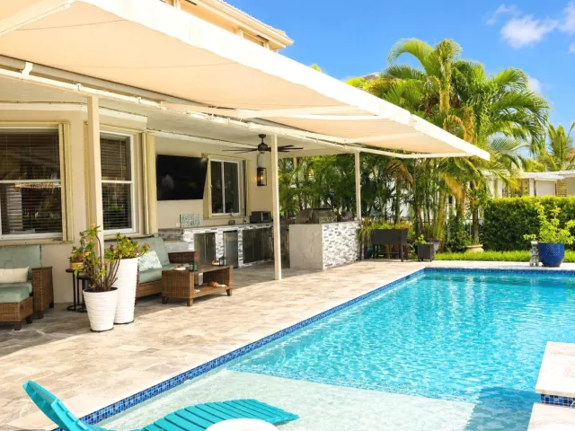 5-bedroom home for sale in Pembroke Pines - 855 SW 174th Terrace - MondialRealty