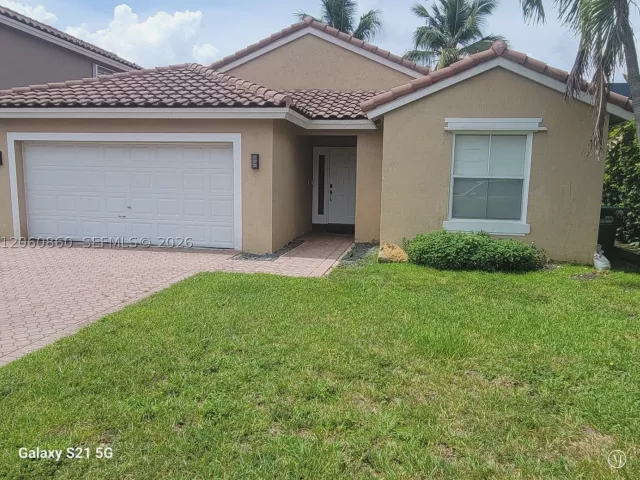 3-bedroom home for rent in Miami - 13242 SW 146th St 13242 - MondialRealty